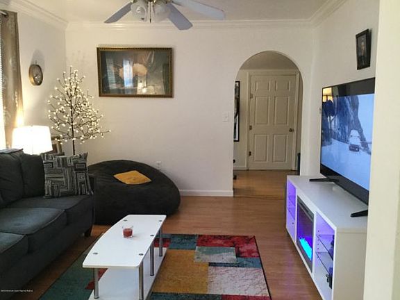 3rd image of 27 Saint James Pl