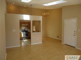 286 Kempsey Dr, North Brunswick, NJ