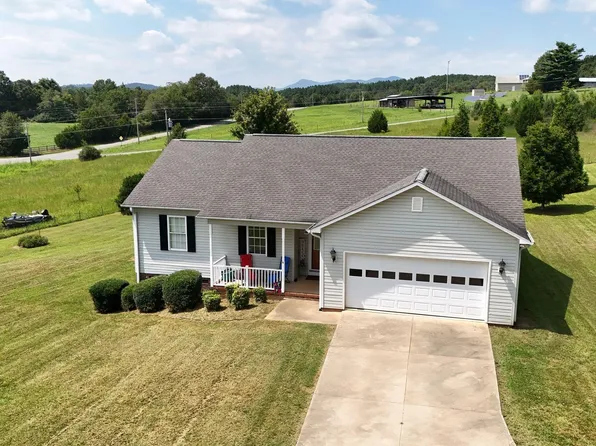 79 Breezy Hill Ln, Tryon, NC 28782