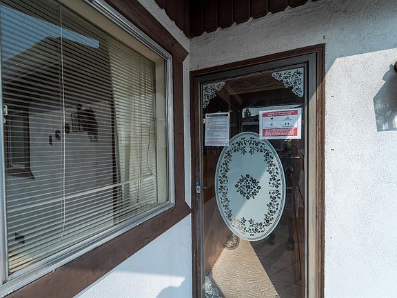 3rd image of 5031 Parks Ave