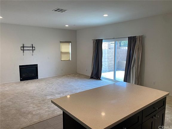 3rd image of 4468 Lilac Cir