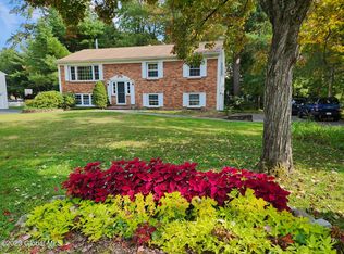 3132 Lone Pine Rd, Schenectady, NY 12303