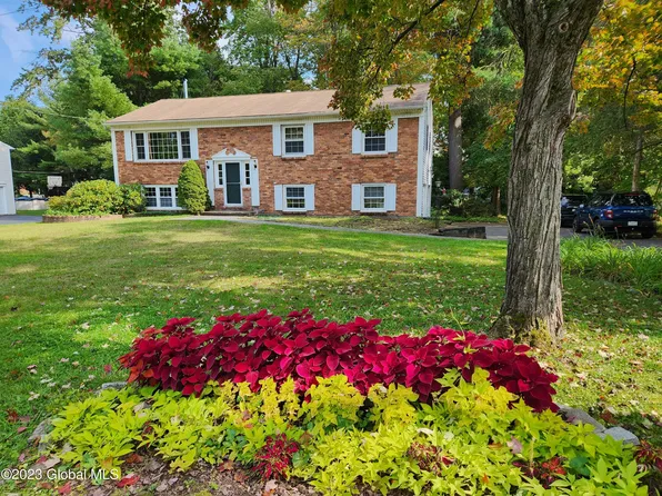 3132 Lone Pine Road, Schenectady, NY 12303