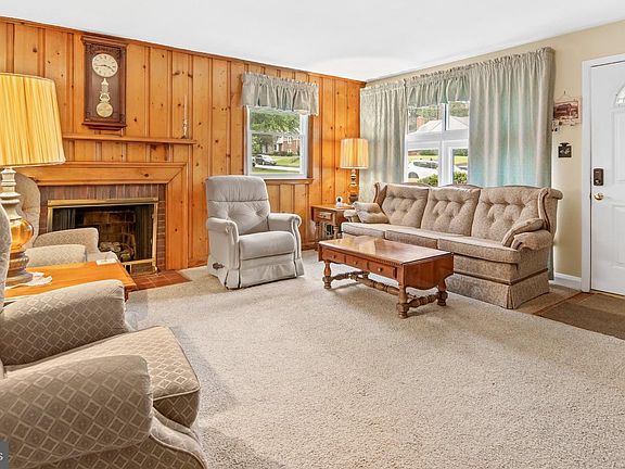 5th image of 534 Brook Rd