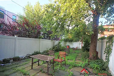 Rented by Metropolitan Realty