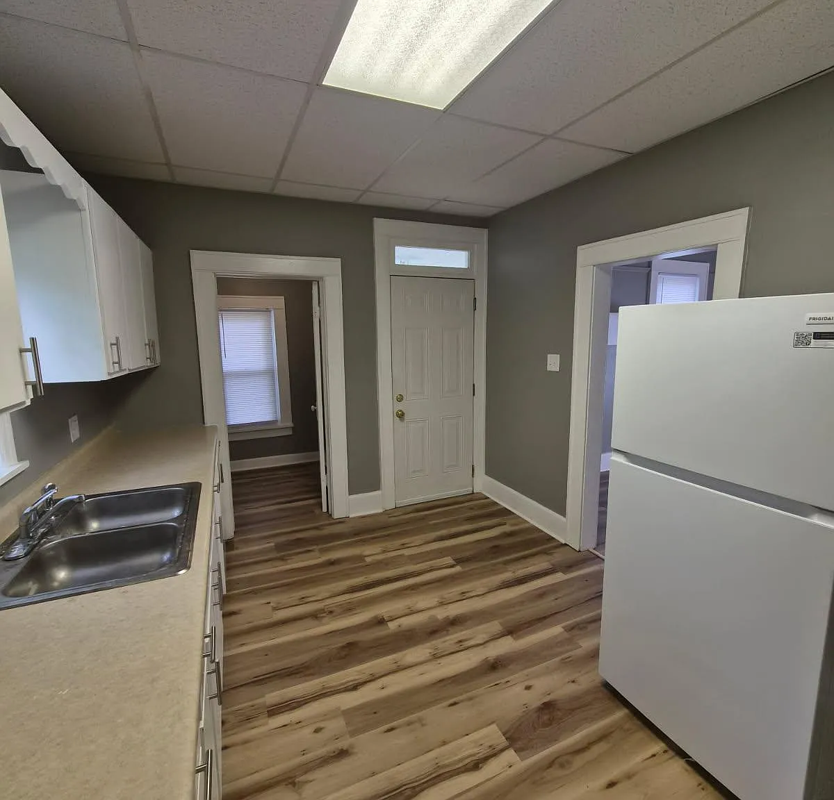 3 bed, $1,000 — Photo 1
