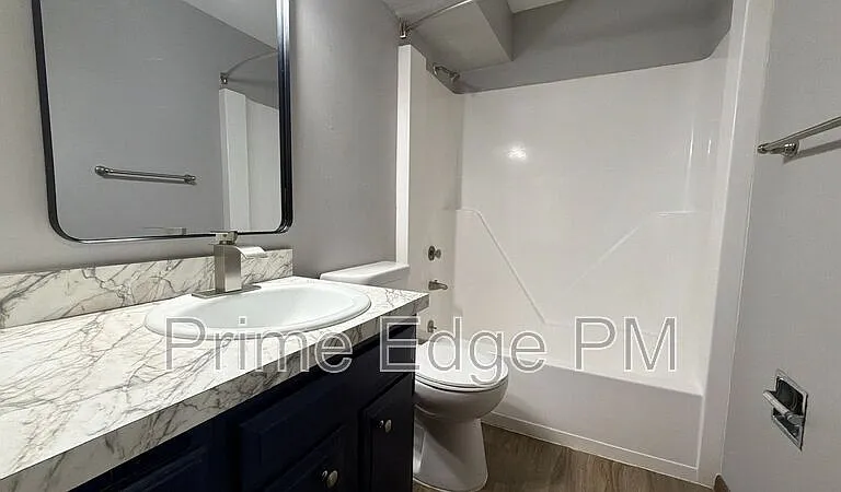 1109 N 28th St #6 — Photo 11