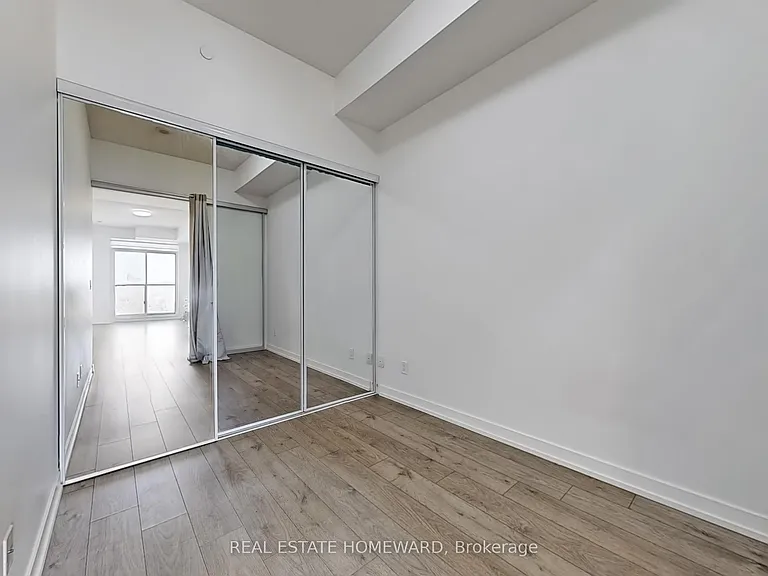 297 College St #722 — Photo 13