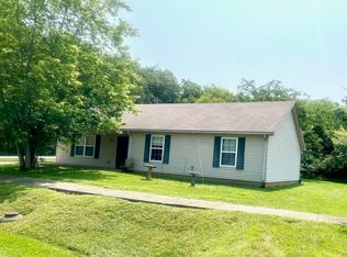814 Conroe Dr, Radcliff, KY 40160