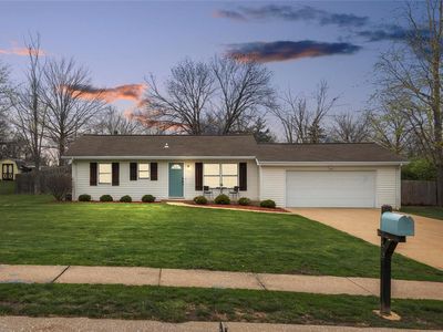 905 Center Ct, Ballwin, MO, 63011
