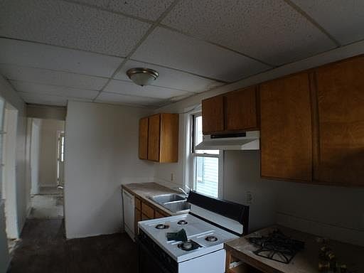 5th image of 7 Frank Ct
