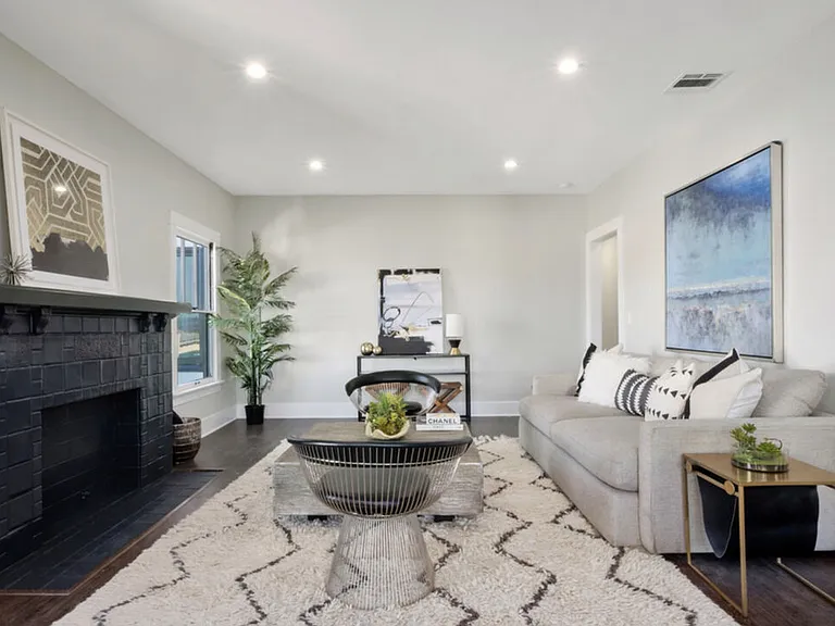 854 Serrano Pl — Photo 2