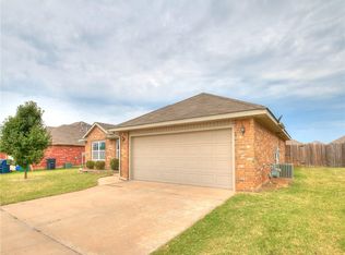 8005 Sunny Pointe Ln, Oklahoma City, OK 73135
