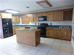 5th image of 105 Larch Ct