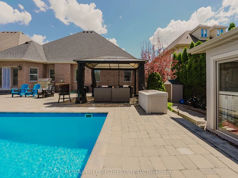 56 Park Ridge Dr #UPPER — Photo 32