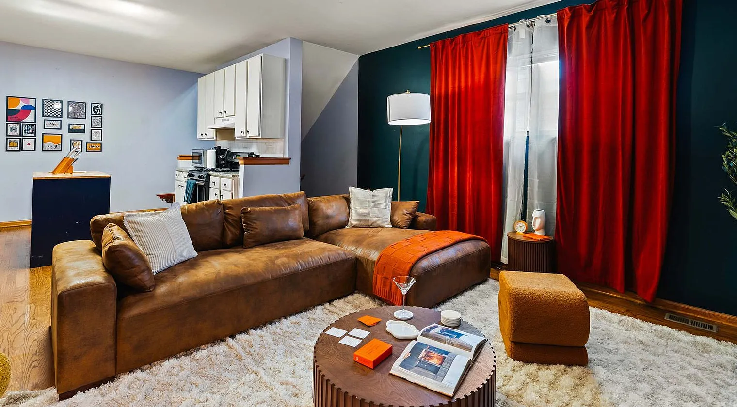 3 bed, 2.0 bath, 10763 sqft, $3,348 — Photo 3
