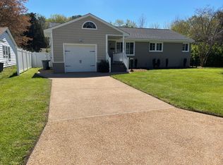1404 Tartan Ln, Hampton, VA 23663
