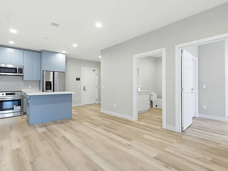 Taj Estates of Franklin II — Photo 20