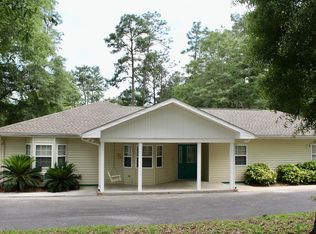249 Country Manor Rd, Defuniak Springs, FL 32435