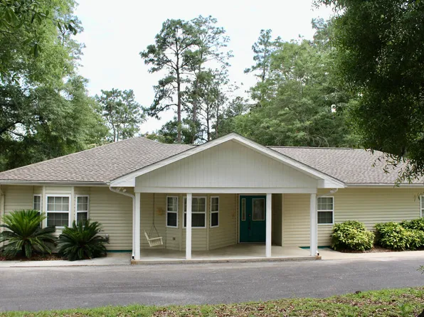249 Country Manor Rd, Defuniak Springs, FL 32435