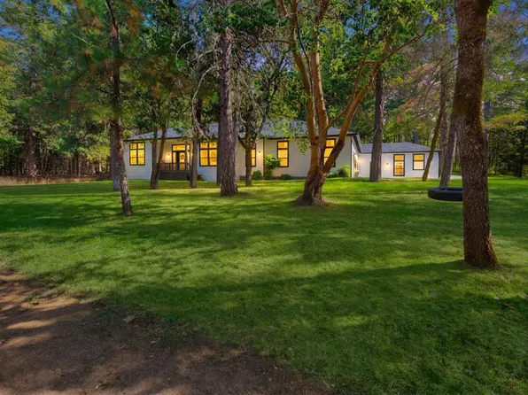 495 Sugar Pine Dr, Merlin, OR 97532