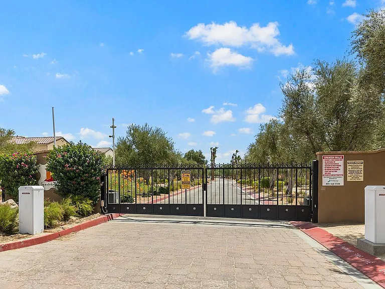 245 Paseo Gregario — Photo 20