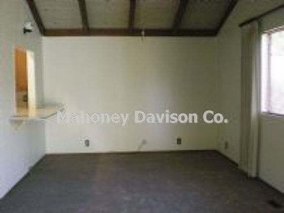 5th image of 7 Meadowglen Dr
