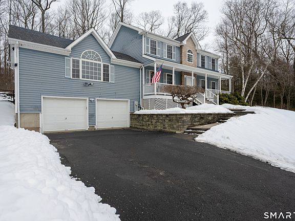 3rd image of 10 Country Farm Road