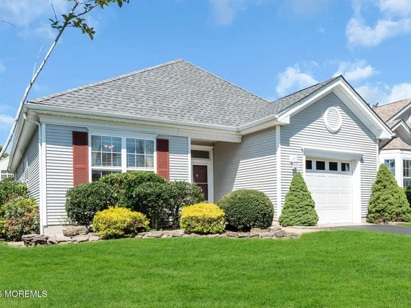 46 Goldensprings Drive, Lakewood, NJ 08701