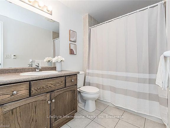 4th image of 901 Paisley Rd #103