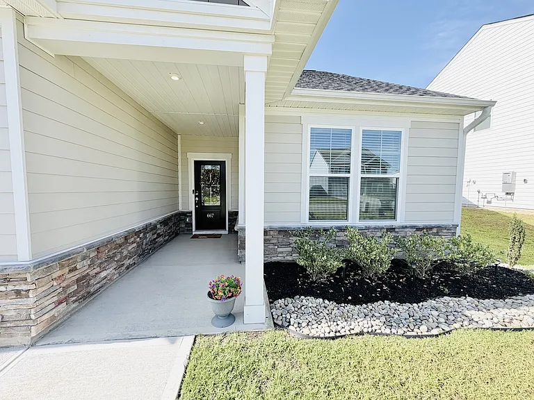 667 Honeydew Dr — Photo 5