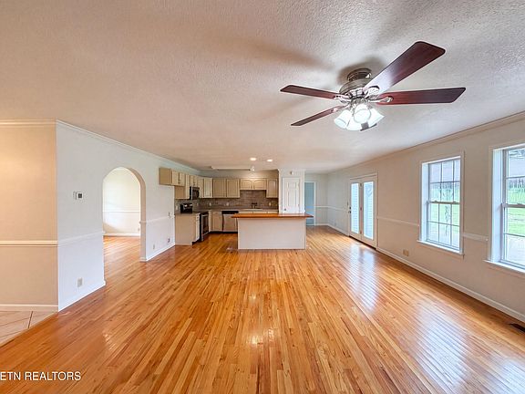 3rd image of 3146 Lora Dr