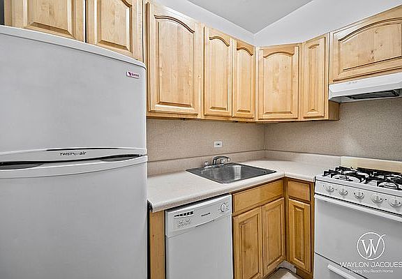 5th image of 408 W 57th St APT 9H