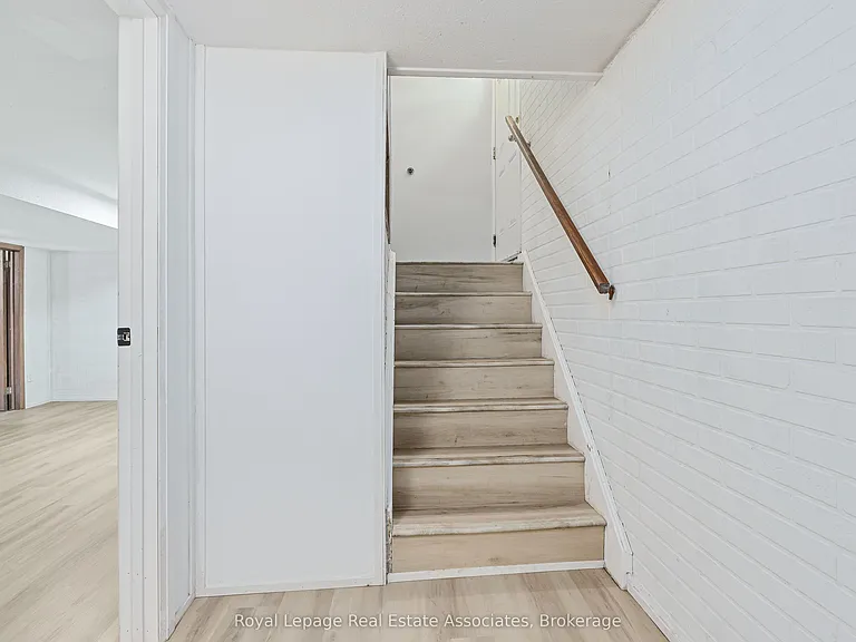18 Shelley St — Photo 4