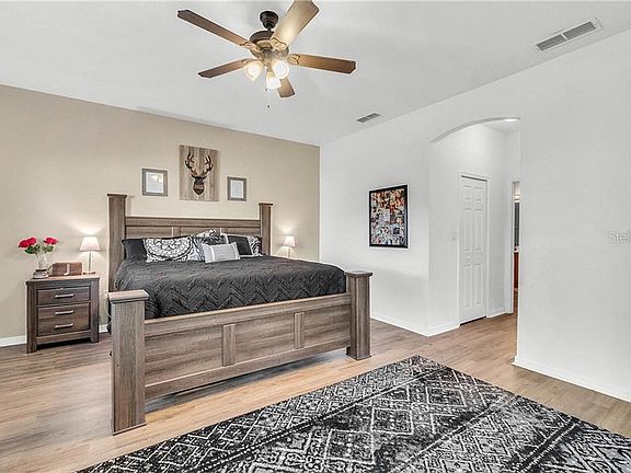 4th image of 2988 N Huron Dr