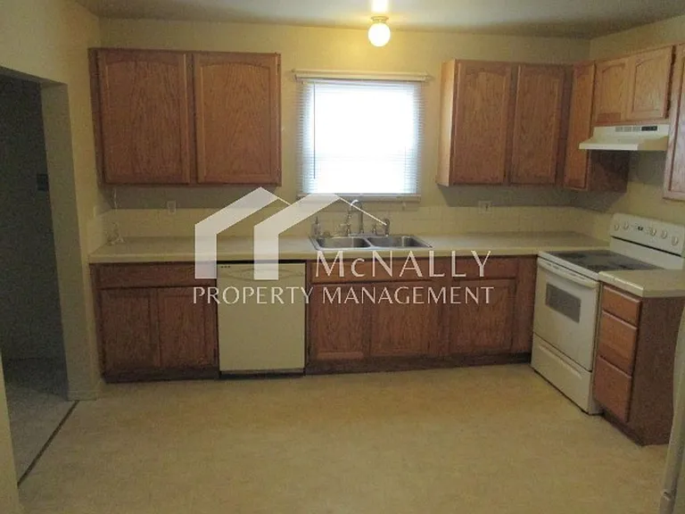 3928 S Tyler St — Photo 7