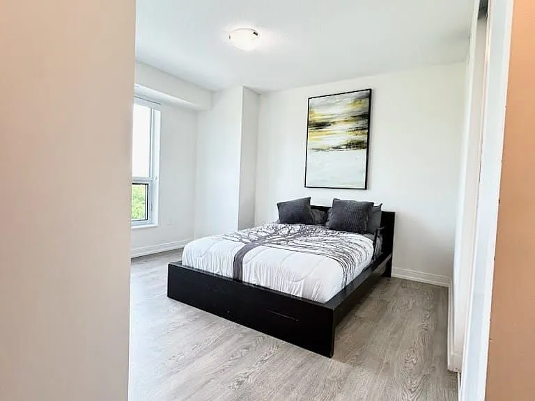 275 Village Green Sq #422 — Photo 6