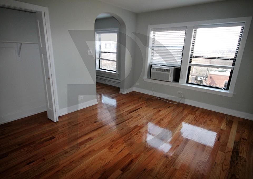 1st image of 550 W Arlington Pl #550208