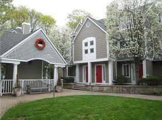 453 E Putnam Ave APT 1L, Cos Cob, CT 06807