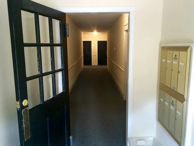 705 W Morgan St — Photo 2