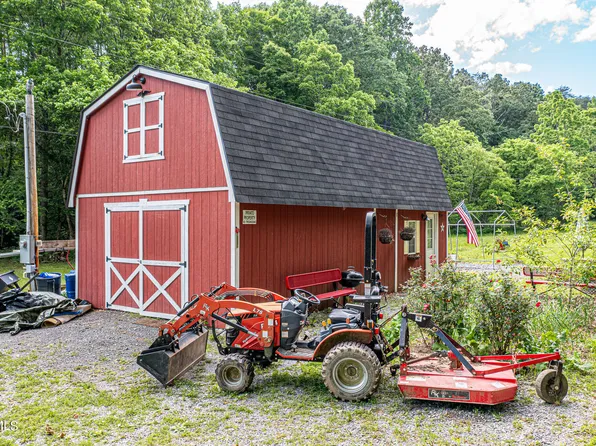 370 Cooter Ln, Bulls Gap, TN 37711