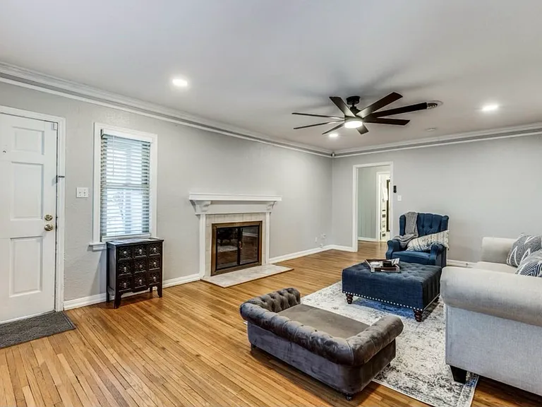 3624 W Biddison St — Photo 5