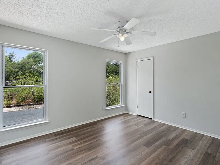 11809 Eubank Dr — Photo 28