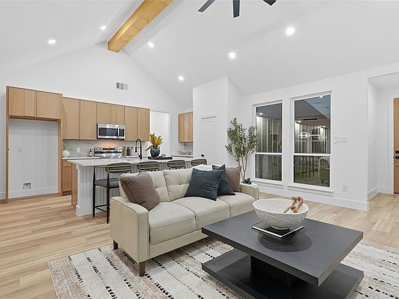 3rd image of 2638 Durham Dr