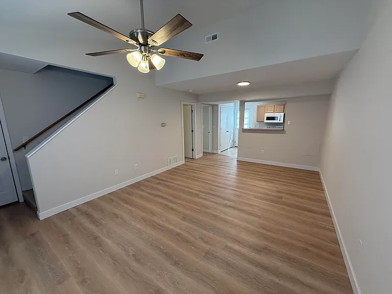 1512 Citadel Dr — Photo 3