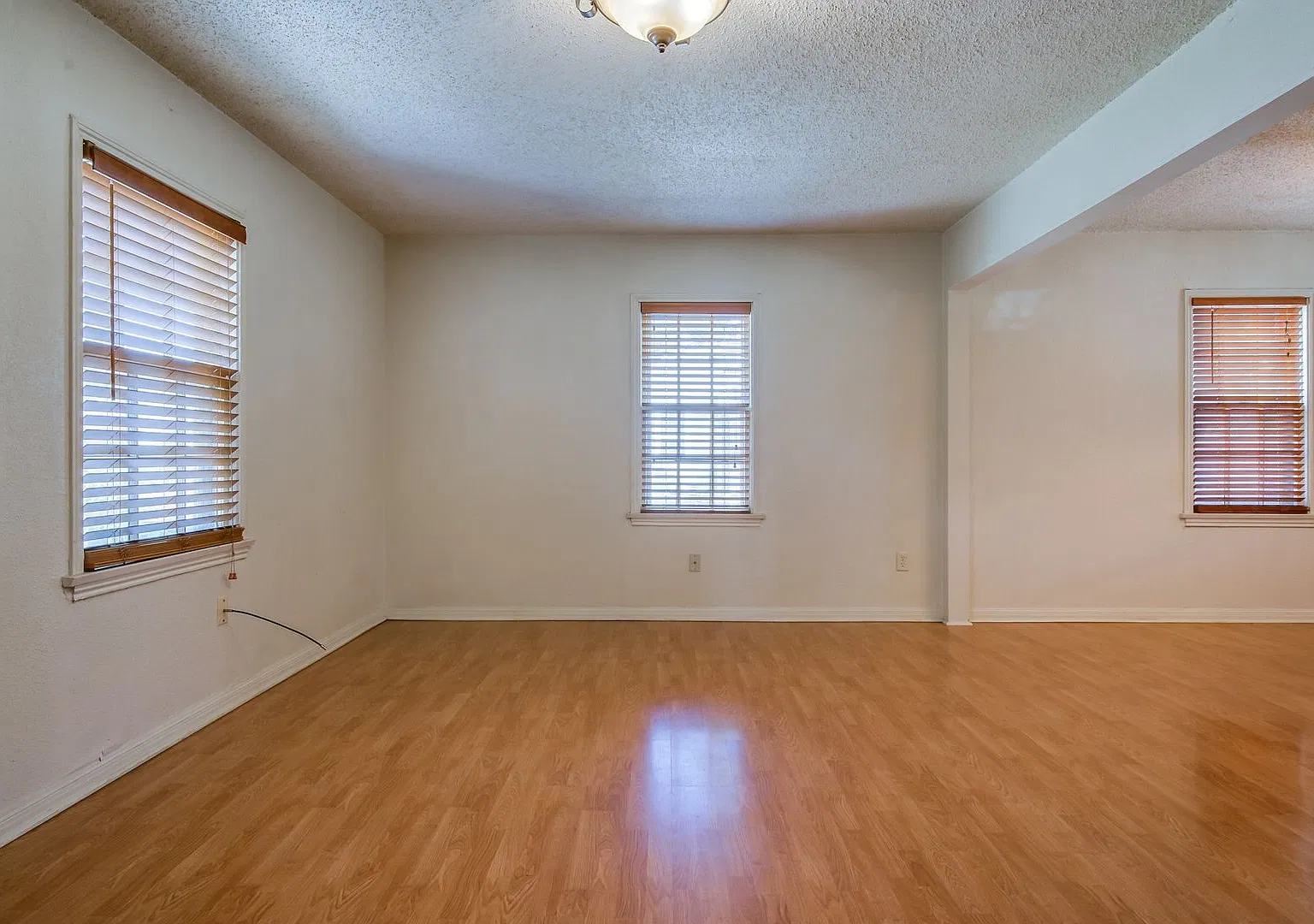 Cute Cottage Style 2 Bedroom Home Located in the Heart of Lubbock! — Photo 4