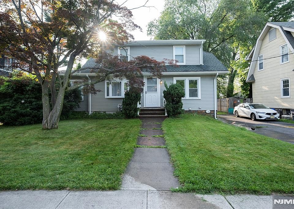 1st image of 35 3rd Ave