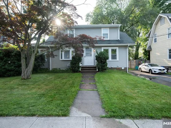 35 3rd Ave, Little Falls, NJ 07424