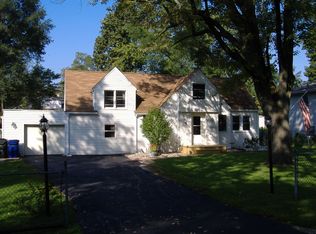 410 Forest Glen Dr, Round Lake Park, IL 60073