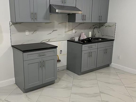 4th image of 18 Clifton St #1